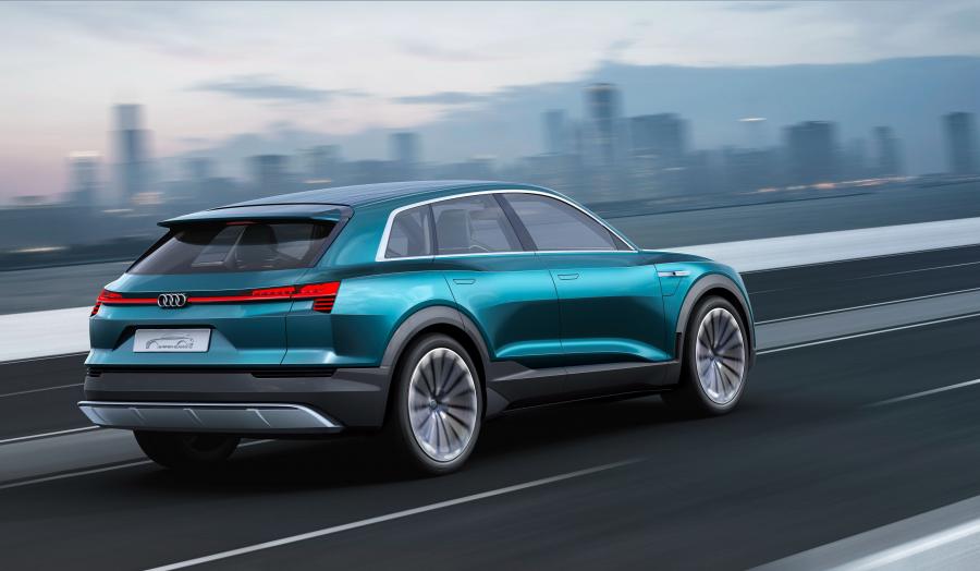 Audi e-tron Quattro Concept 2015 года  (фото 15 из 30)